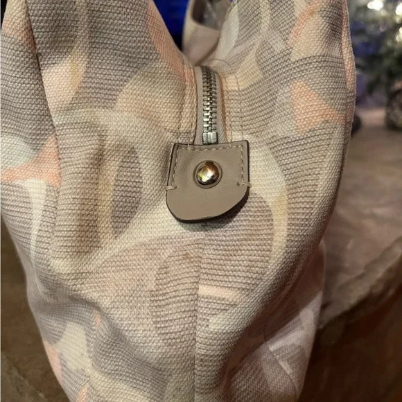 Soho Coach Gray and Cream soho bag - Picture 5 of 13